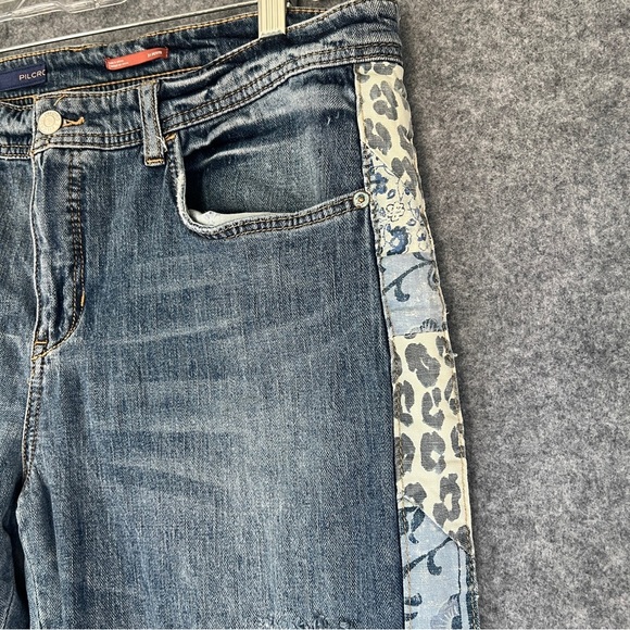 PILCRO Slim Boyfriend Crop Jeans Leopard Side Stripe Distressed Size 31P - Picture 4 of 14